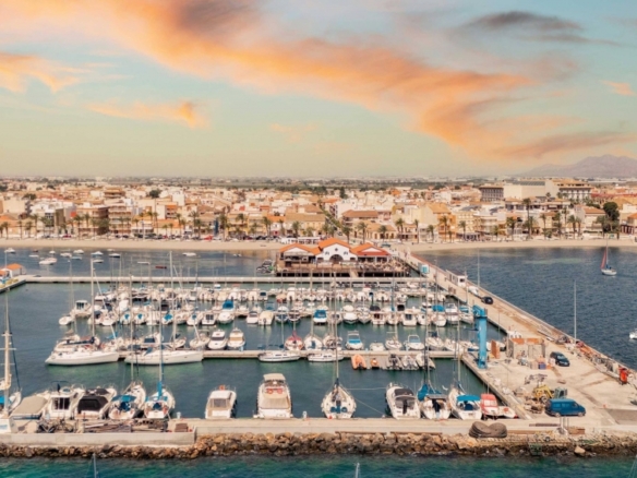Piso en venta obra nueva con garaje en Los Alcázares