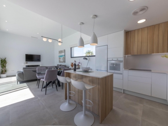Villa independiente con 3 dormitorios y piscina privada a  la venta en Calasparra(Murcia)