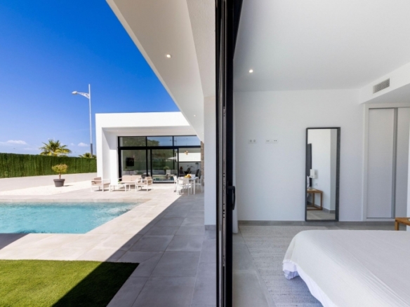 Villa independiente con 3 dormitorios y piscina privada a  la venta en Calasparra(Murcia)