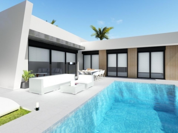 Villa independiente con 3 dormitorios y piscina privada a  la venta en Calasparra(Murcia)