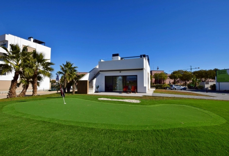 Villa de 3 dormitorios con piscina privada en El Campo de Golf De Alhama(Murcia)