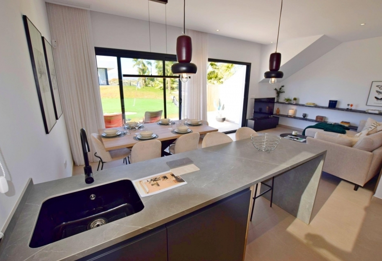 Villa de 3 dormitorios con piscina privada en El Campo de Golf De Alhama(Murcia)