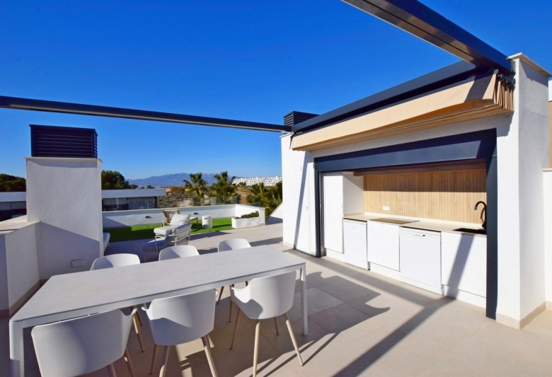 Villa de 3 dormitorios con piscina privada en El Campo de Golf De Alhama(Murcia)
