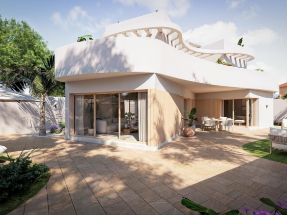 Villa en venta con piscina y garaje en La Zenia