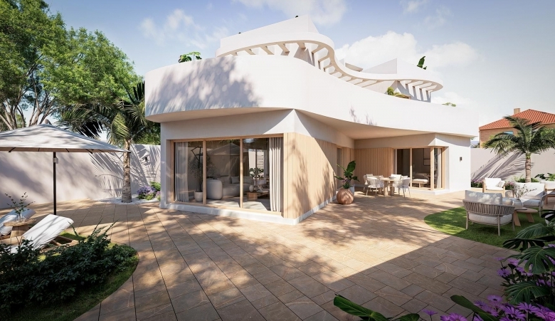 Villa en venta con piscina y garaje en La Zenia