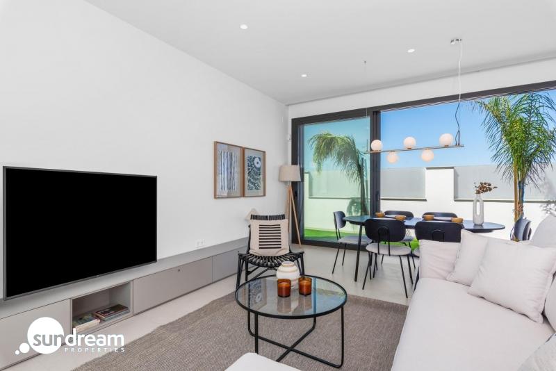 g_42238-25-30 Villa en una sola planta con 3 dormitorios, solarium y piscina privada a la venta en Los Alcazares