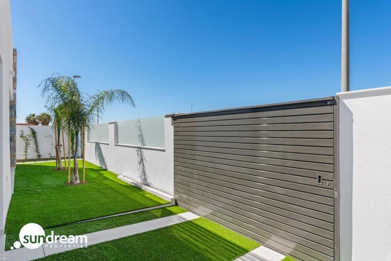Villa en venta obra nueva con 3 habitaciones San Javier