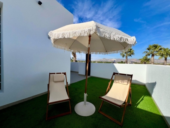 Villa en venta obra nueva 2 habitaciones en Benferri