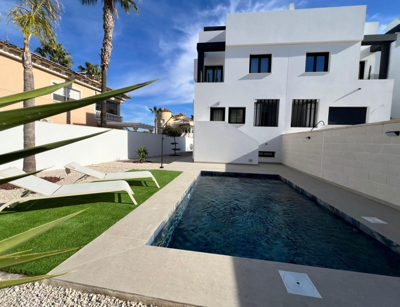 Villa en venta obra nueva 2 habitaciones en Benferri