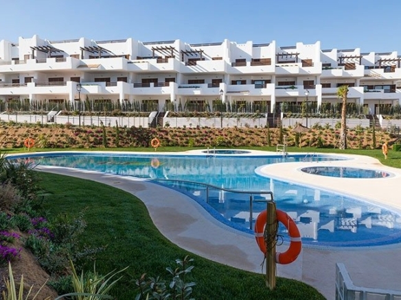 Bungalow en venta con piscina primera línea en Pulpi