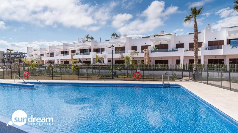 Bungalow en venta con garaje primera línea en Pulpi