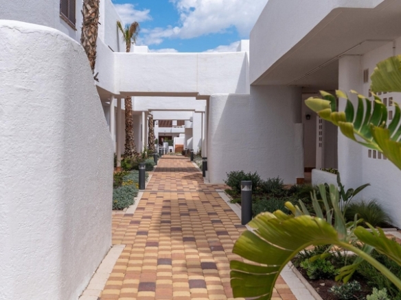 Bungalow en venta con garaje primera línea en Pulpi