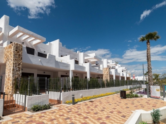 Bungalow en venta con garaje primera línea en Pulpi