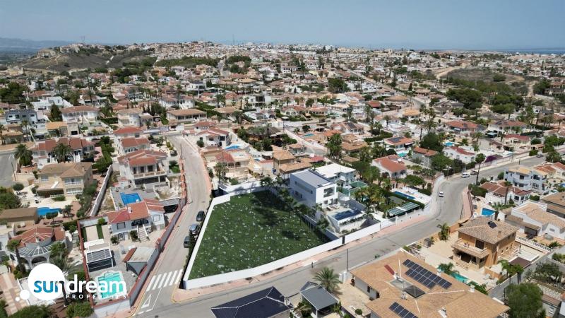g_42408-18-26 Villa de nueva construcción en Rojales: diseño moderno y ubicación privilegiada