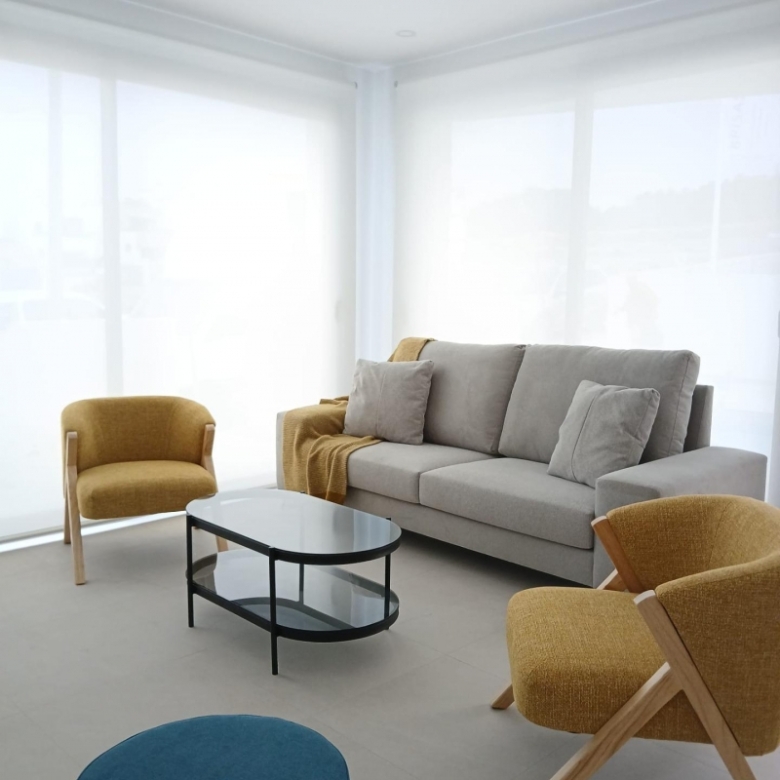 Chalet moderno adosado de nueva construcción con 3 dormitorios a la venta en Bigastro.