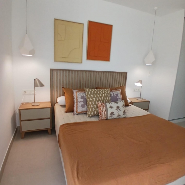 Chalet moderno adosado de nueva construcción con 3 dormitorios a la venta en Bigastro.
