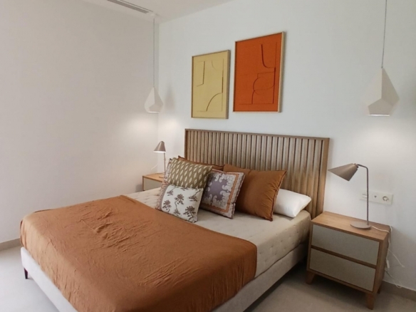 Chalet moderno adosado de nueva construcción con 3 dormitorios a la venta en Bigastro.