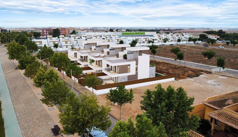 Villa con 3 dormitorios y piscina privada cerca de la playa en Pilar de la Horadada(Alicante)