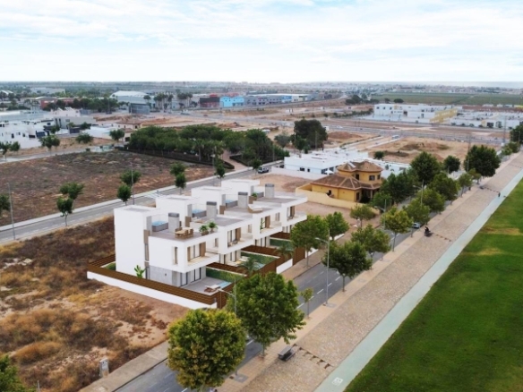 Villa con 3 dormitorios y piscina privada cerca de la playa en Pilar de la Horadada(Alicante)