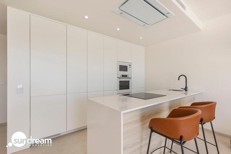 g_42664-18-14 Villa de nueva construcción con 3 dormitorios y piscina privada en venta en Los Alcazares.