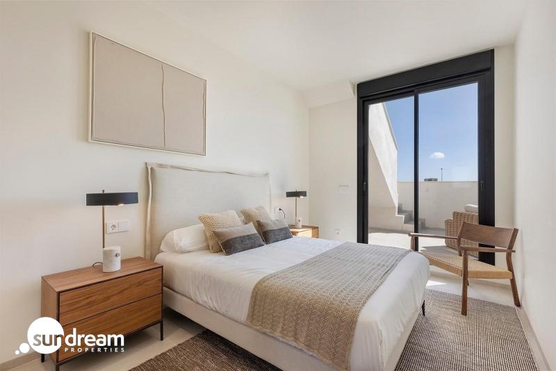 g_42664-18-29 Villa de nueva construcción con 3 dormitorios y piscina privada en venta en Los Alcazares.