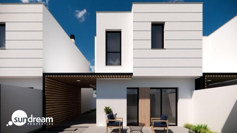 Villa de nueva construcción con 3 dormitorios y piscina privada en venta en Los Alcazares.