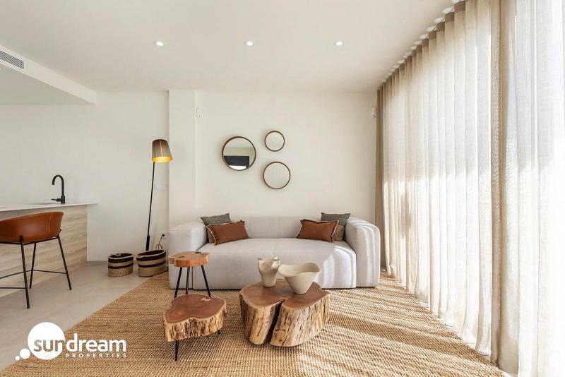 Villa de nueva construcción con 3 dormitorios y piscina privada en venta en Los Alcazares.