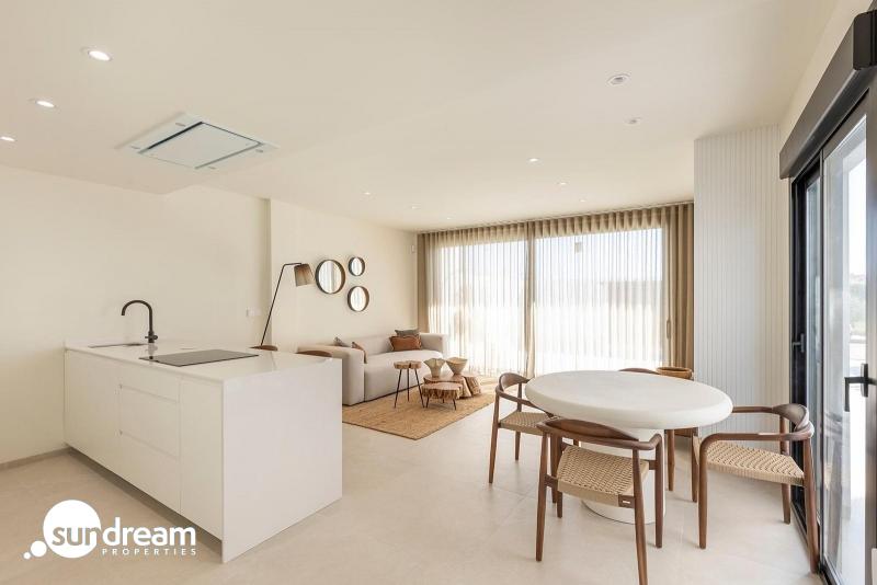 g_42664-18-7 Villa de nueva construcción con 3 dormitorios y piscina privada en venta en Los Alcazares.
