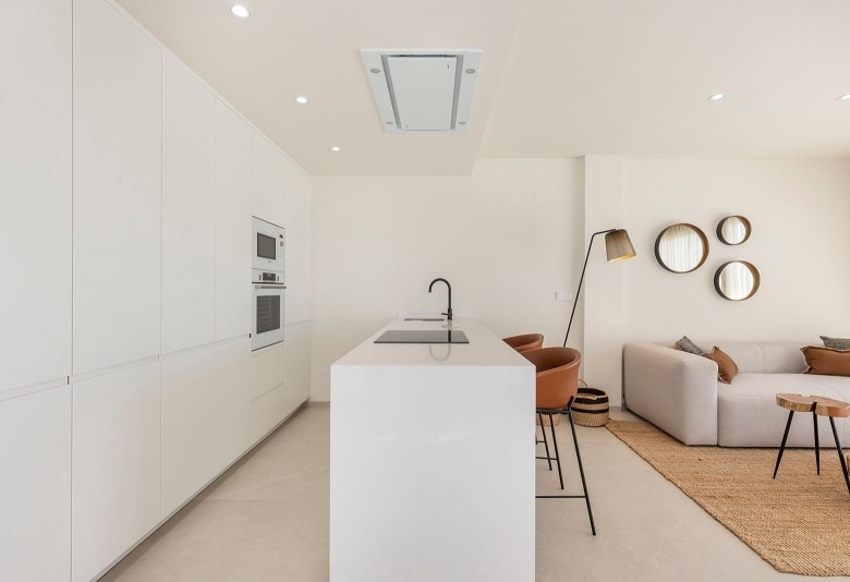 Villa de nueva construcción con 3 dormitorios y piscina privada en venta en Los Alcazares.