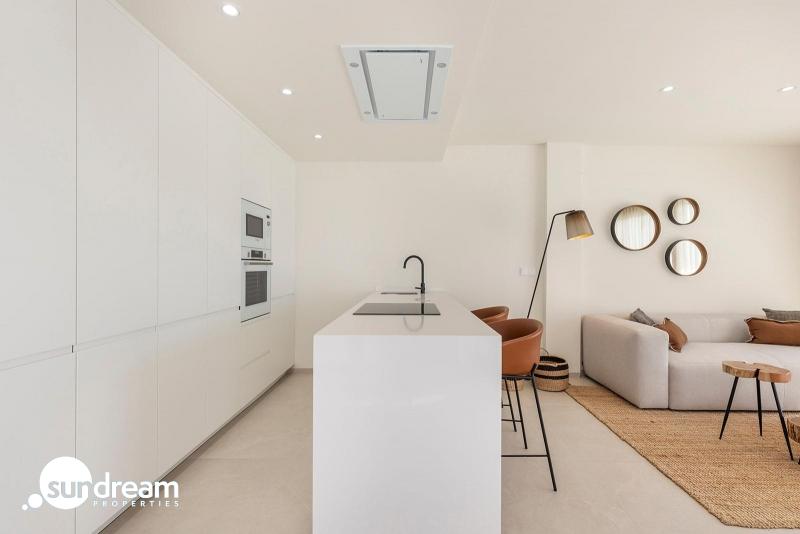 Villa de nueva construcción con 3 dormitorios y piscina privada en venta en Los Alcazares.
