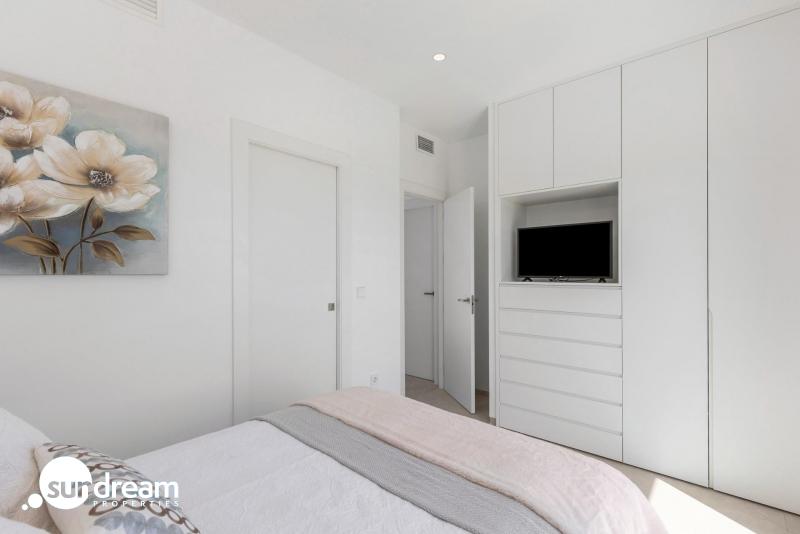 g_42665-22-16 Villa de nueva construcción en una sola planta con 3 dormitorios y piscina privada en Los Alcázares
