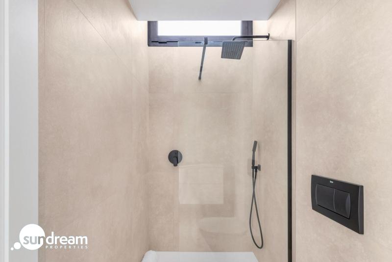 g_42665-22-17 Villa de nueva construcción en una sola planta con 3 dormitorios y piscina privada en Los Alcázares
