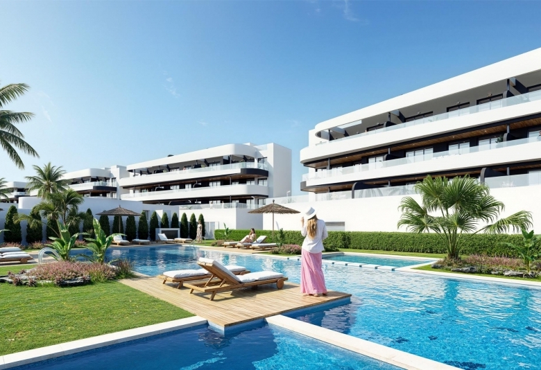 Ático de nueva construcción con 2 dormitorios frente al campo de golf en La Serena Golf en Los Alcázares