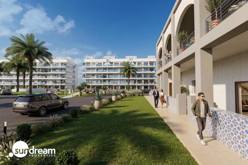 Moderno ático de nueva construcción con 3 dormitorios completamente amueblado en Guardamar