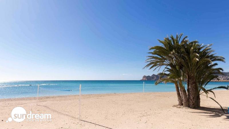 g_42785-5-22 Magnifica villa independiente de 3 dormitorios con sótano y piscina privada en zona privilegiada de La Nucia