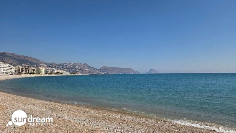 g_42785-5-23 Magnifica villa independiente de 3 dormitorios con sótano y piscina privada en zona privilegiada de La Nucia