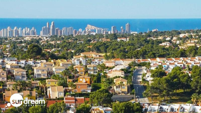 Magnifica villa independiente de 3 dormitorios con sótano y piscina privada en zona privilegiada de La Nucia