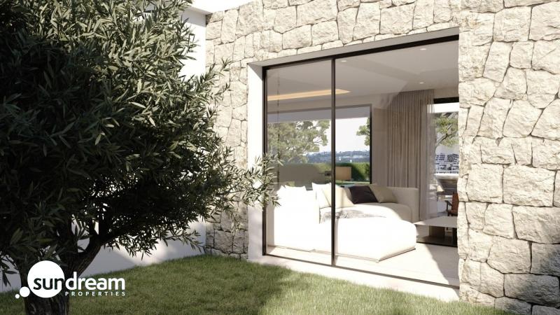 Villa de 4 dormitorios con piscina privada a la venta en Finestrat.