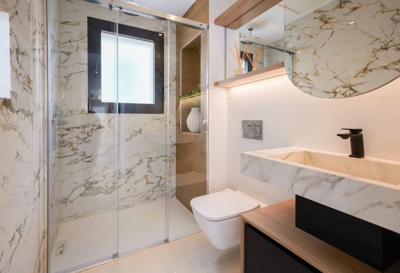Villa en una sola planta con 3 dormitorios, piscina privada y gran sótano en Ciudad Quesada