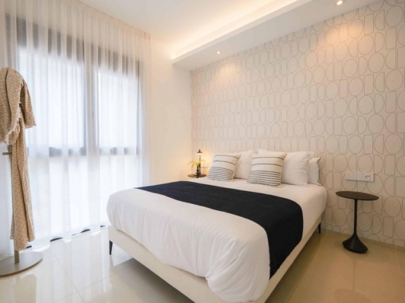 Villa en una sola planta con 3 dormitorios, piscina privada y gran sótano en Ciudad Quesada