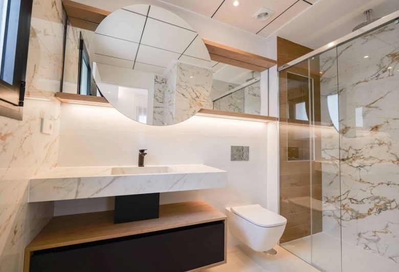 Villa en una sola planta con 3 dormitorios, piscina privada y gran sótano en Ciudad Quesada