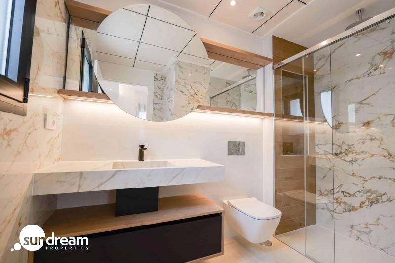 Villa en una sola planta con 3 dormitorios, piscina privada y gran sótano en Ciudad Quesada