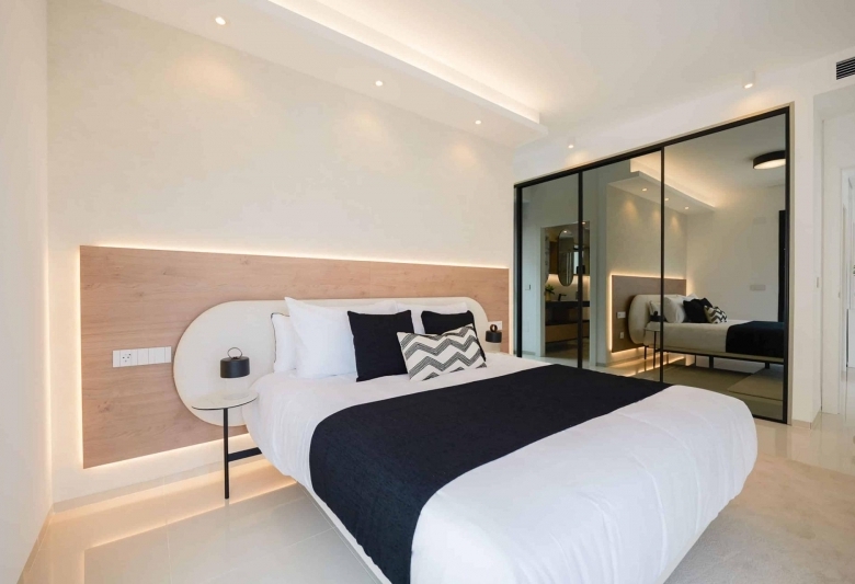 Villa en una sola planta con 3 dormitorios, piscina privada y gran sótano en Ciudad Quesada