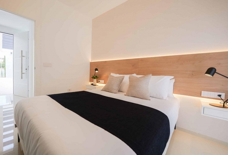Villa en una sola planta con 3 dormitorios, piscina privada y gran sótano en Ciudad Quesada