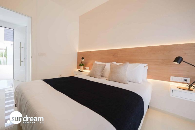 g_42883-2-18 Villa en una sola planta con 3 dormitorios, piscina privada y gran sótano en Ciudad Quesada