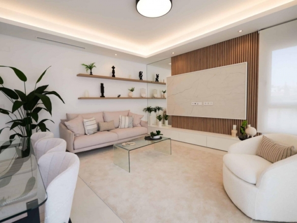Villa en una sola planta con 3 dormitorios, piscina privada y gran sótano en Ciudad Quesada