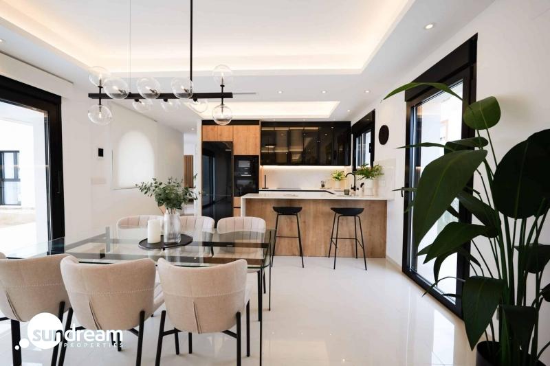 g_42883-2-7 Villa en una sola planta con 3 dormitorios, piscina privada y gran sótano en Ciudad Quesada