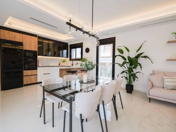 Villa en una sola planta con 3 dormitorios, piscina privada y gran sótano en Ciudad Quesada