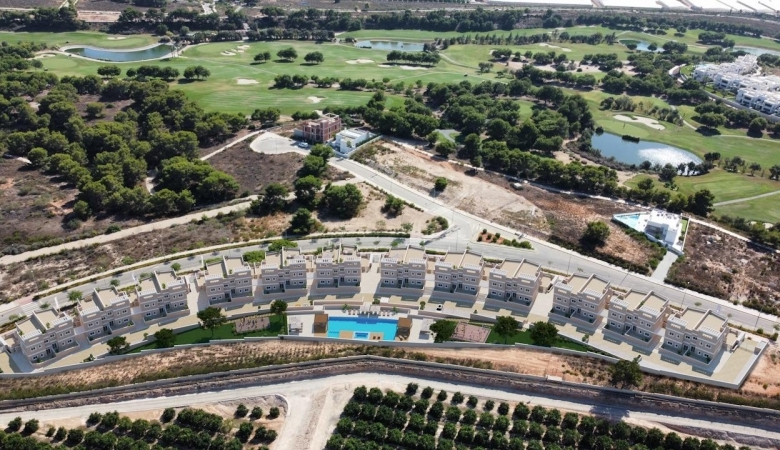 Bungalow de planta baja con 3 dormitorios a la venta en Golf Resort – Pilar de la Horadada
