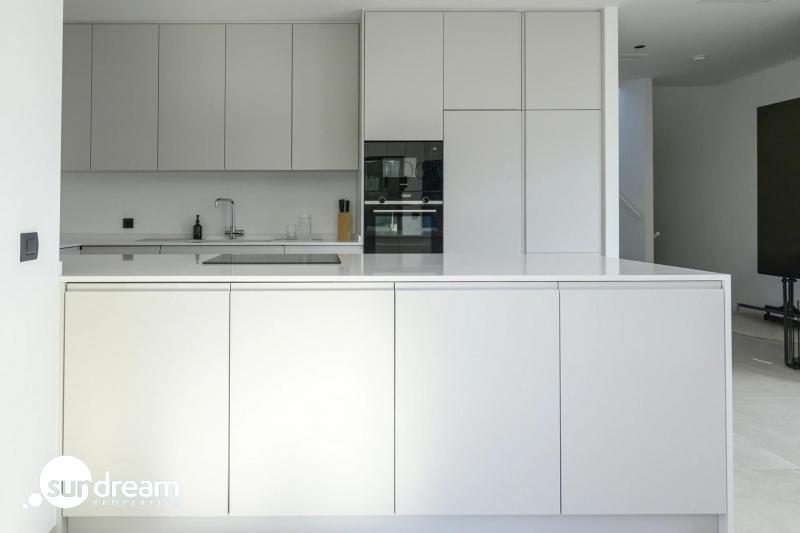 Villa exclusiva de 3 dormitorios a la venta en el prestigioso Resort de Golf Las Colinas(Alicante)
